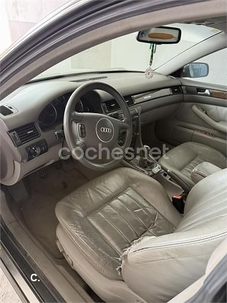 Usado Audi A6 180 CV (132 kW) 2001 Negro Berlina