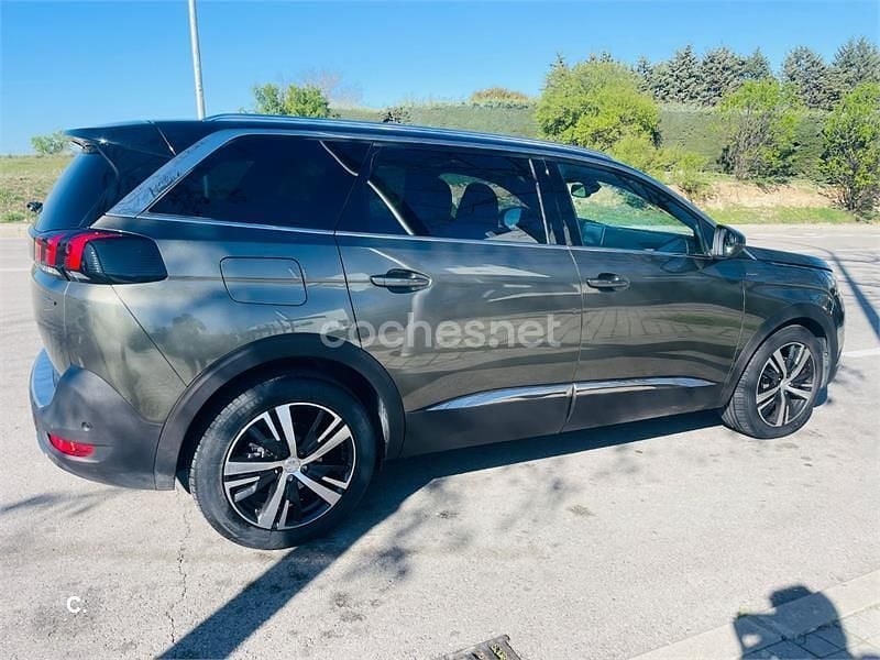 Usado Peugeot 5008 GT-line 165 CV (121 kW) 2017 Gris / plata SUV