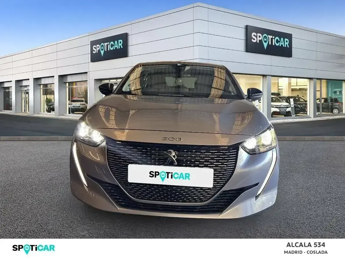 Usado Peugeot e-208 Allure 100 kW (136 CV) 2023 Gris Utilitario