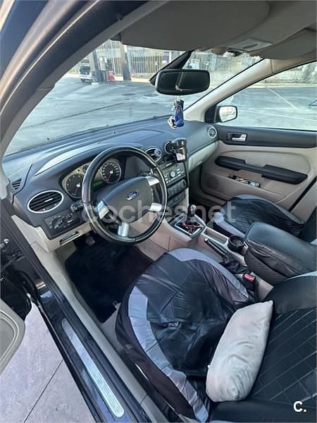 Usado Ford Focus Trend 115 CV (84 kW) 2007 Negro Berlina