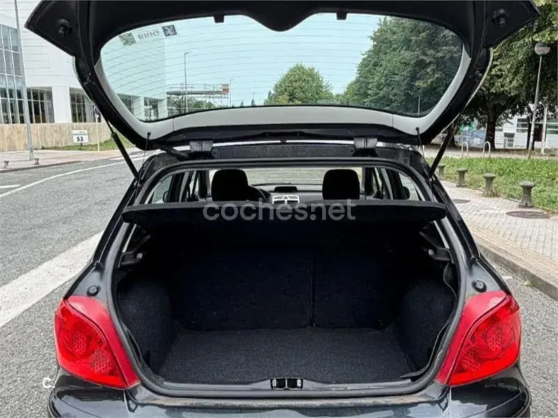 Usado Peugeot 307 110 CV (80 kW) 2005 Negro Berlina