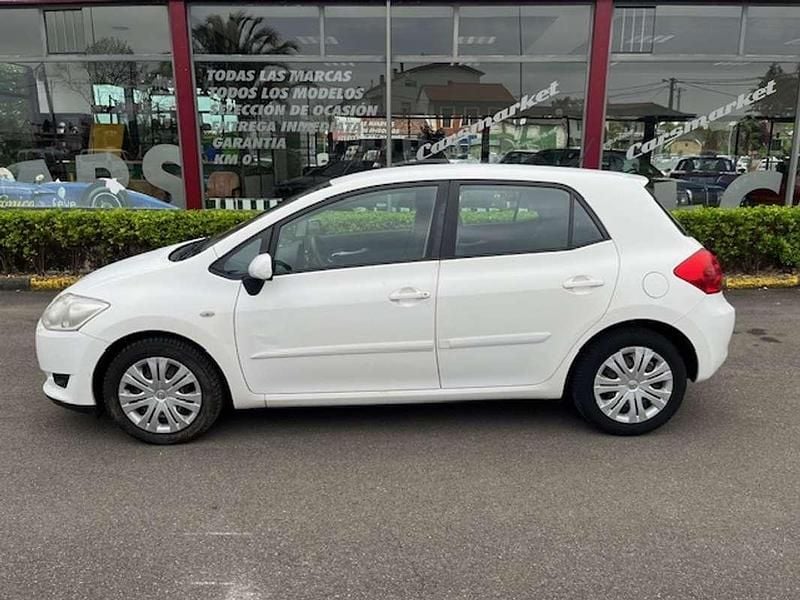 Usado Toyota Auris Luna 97 CV (71 kW) 2008 Blanco Utilitario