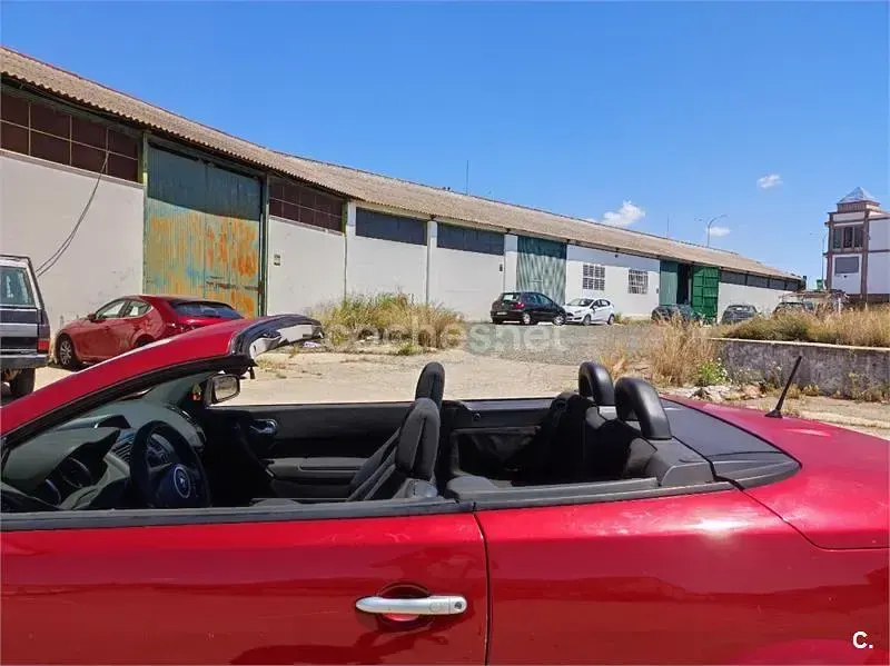Usado Renault Mégane Cabriolet Dynamique 105 CV (77 kW) 2006 Rojo Descapotable
