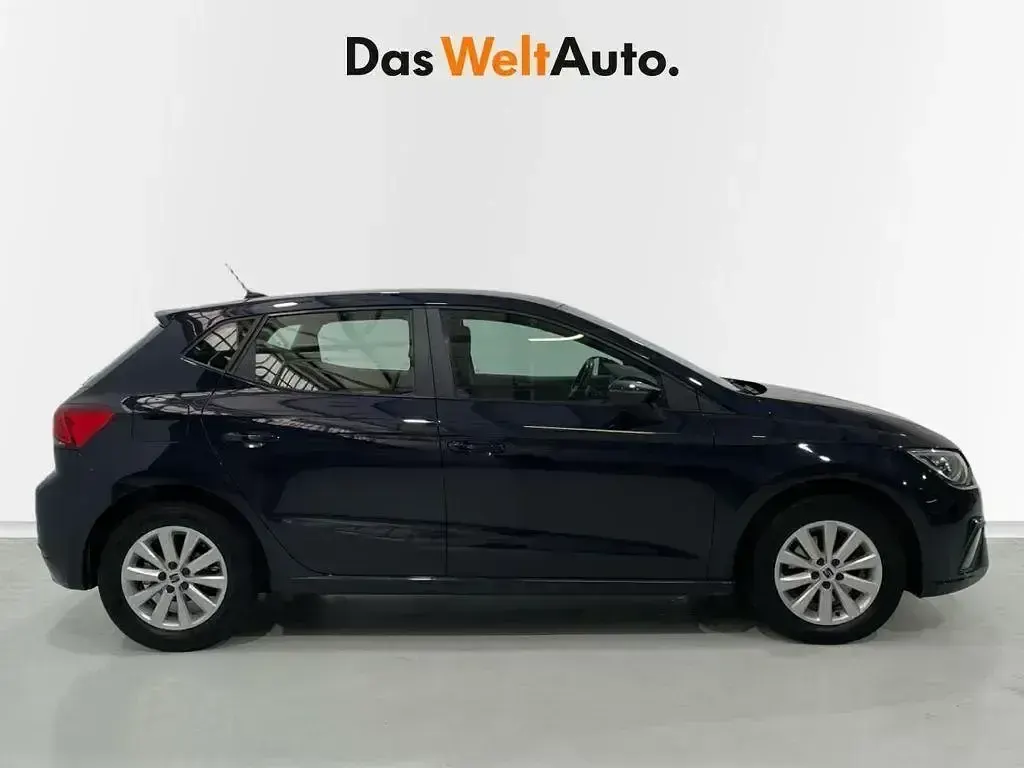 Usado Seat Ibiza Style Plus 110 CV (80 kW) 2022 Azul Utilitario