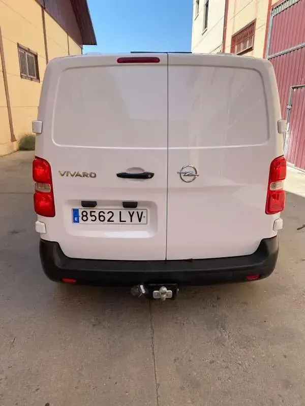 Usado Opel Vivaro-e Combi 102 CV (75 kW) 2022 Blanco Monovolumen