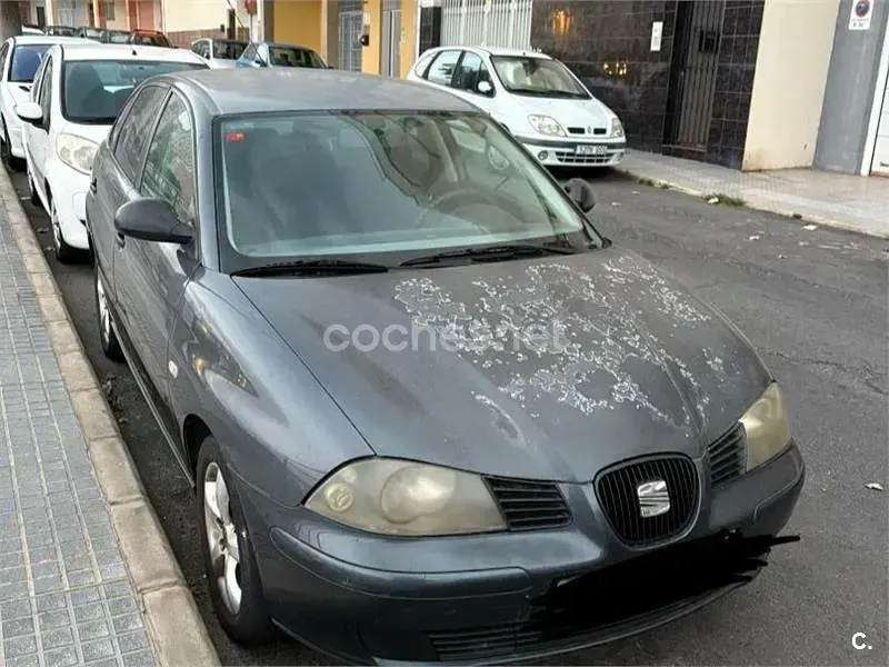 Usado Seat Ibiza Stylance 100 CV (73 kW) 2005 Gris / plata Utilitario