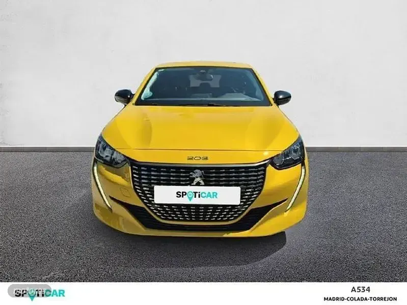 Usado Peugeot 208 Allure 100 CV (73 kW) 2022 Amarillo Utilitario