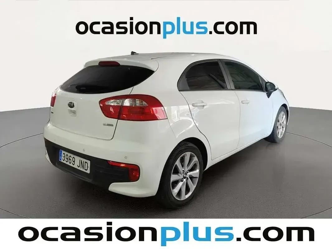 Usado Kia Rio 84 CV (61 kW) 2016 Blanco Utilitario