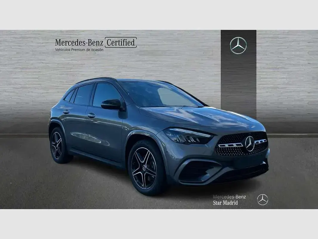 Usado Mercedes GLA200 150 CV (110 kW) 2025 Gris SUV