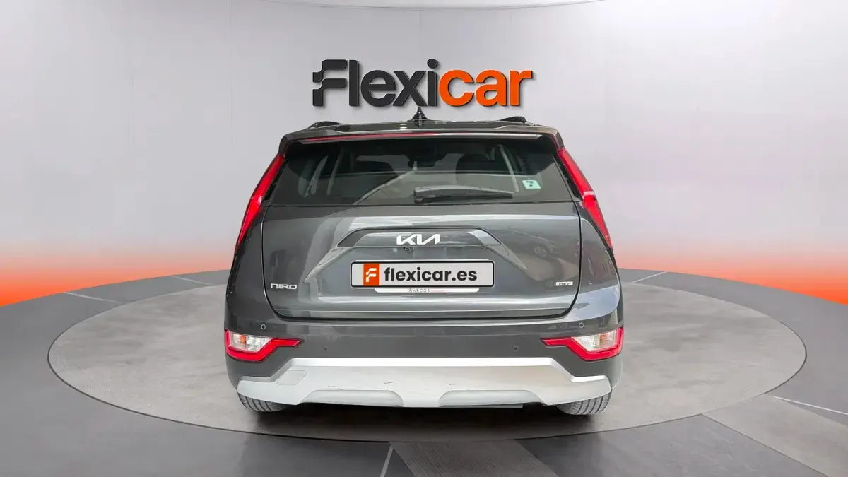 Usado Kia Niro 141 CV (103 kW) 2023 Gris SUV