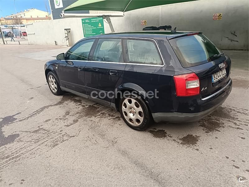 Usado Audi A4 163 CV (119 kW) 2003 Azul Familiar