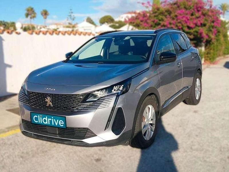 Usado Peugeot 3008 Allure 131 CV (96 kW) 2022 Gris SUV