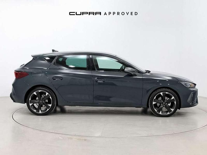 Usado Cupra Leon 150 HP (110 kW) 2025 Azul Citadino