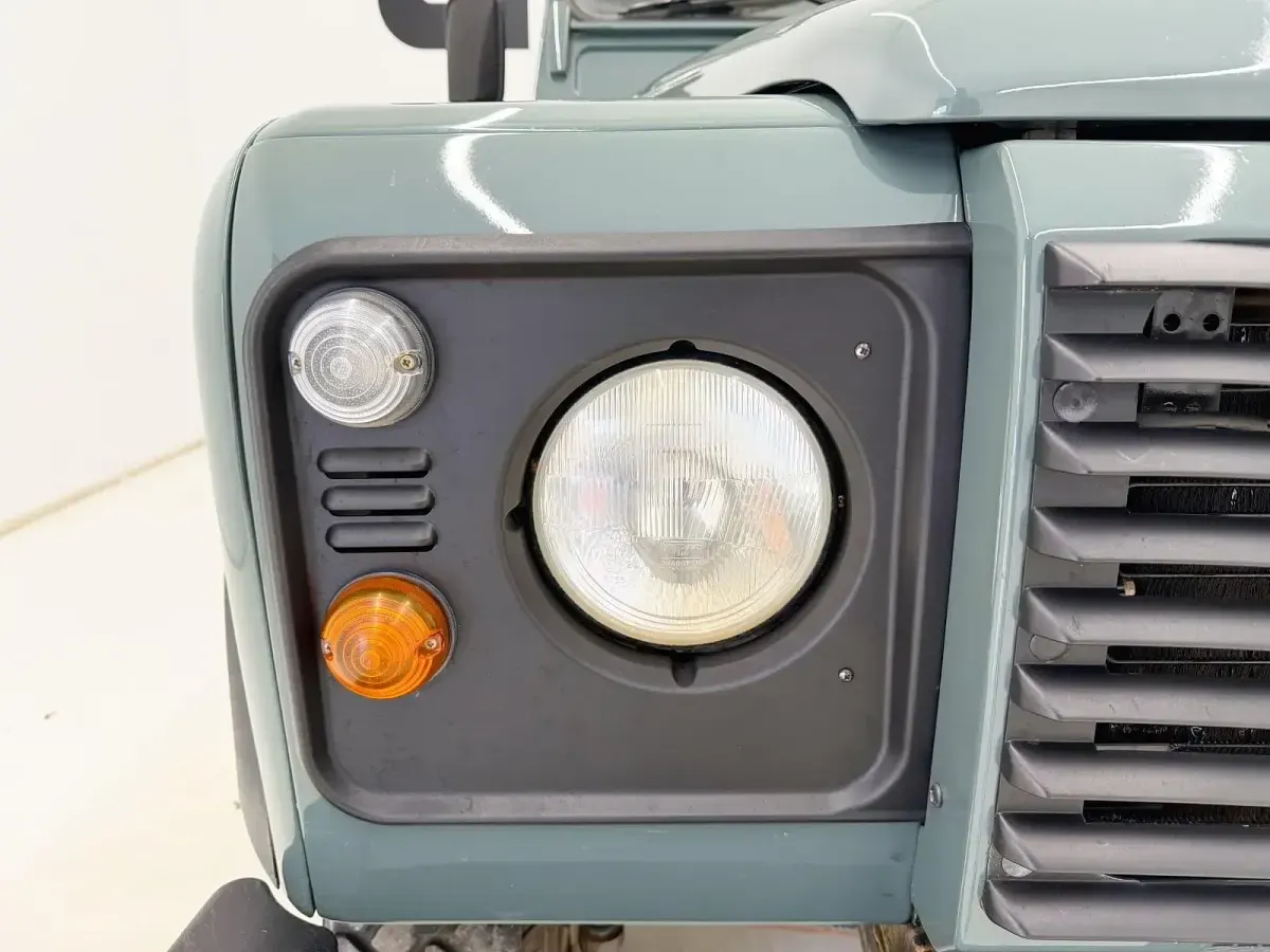 Usado Land Rover Defender 122 CV (89 kW) 2008 Familiar