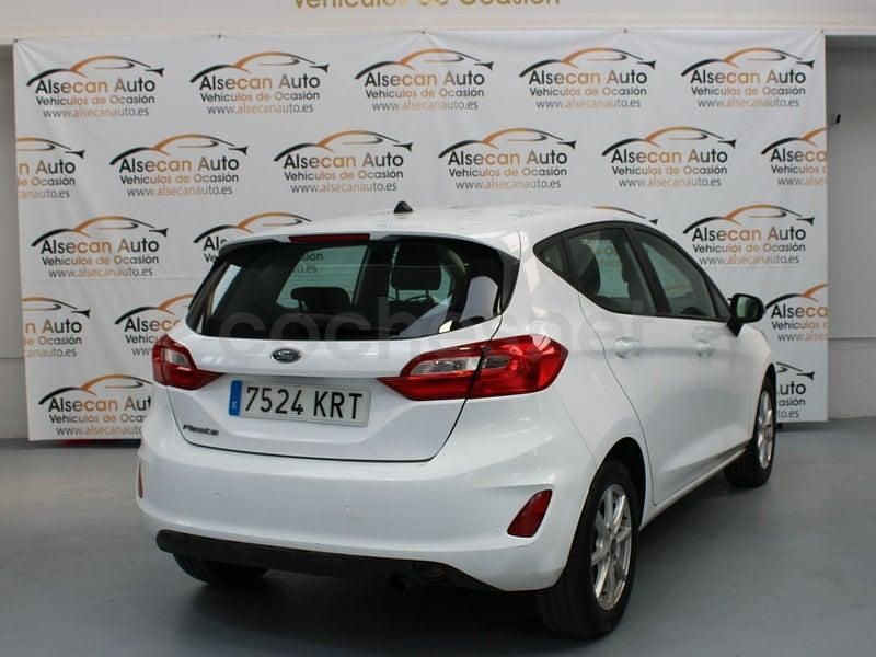 Usado Ford Fiesta Trend 85 CV (62 kW) 2019 Blanco Utilitario