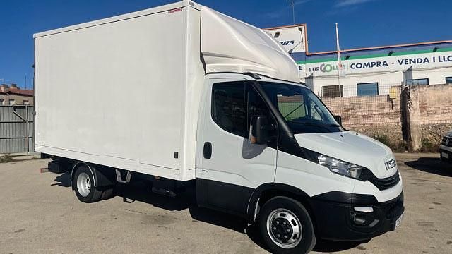 Blanco Usado 2024 Iveco Daily Berlina | 49.550 € - Imagen 1/4