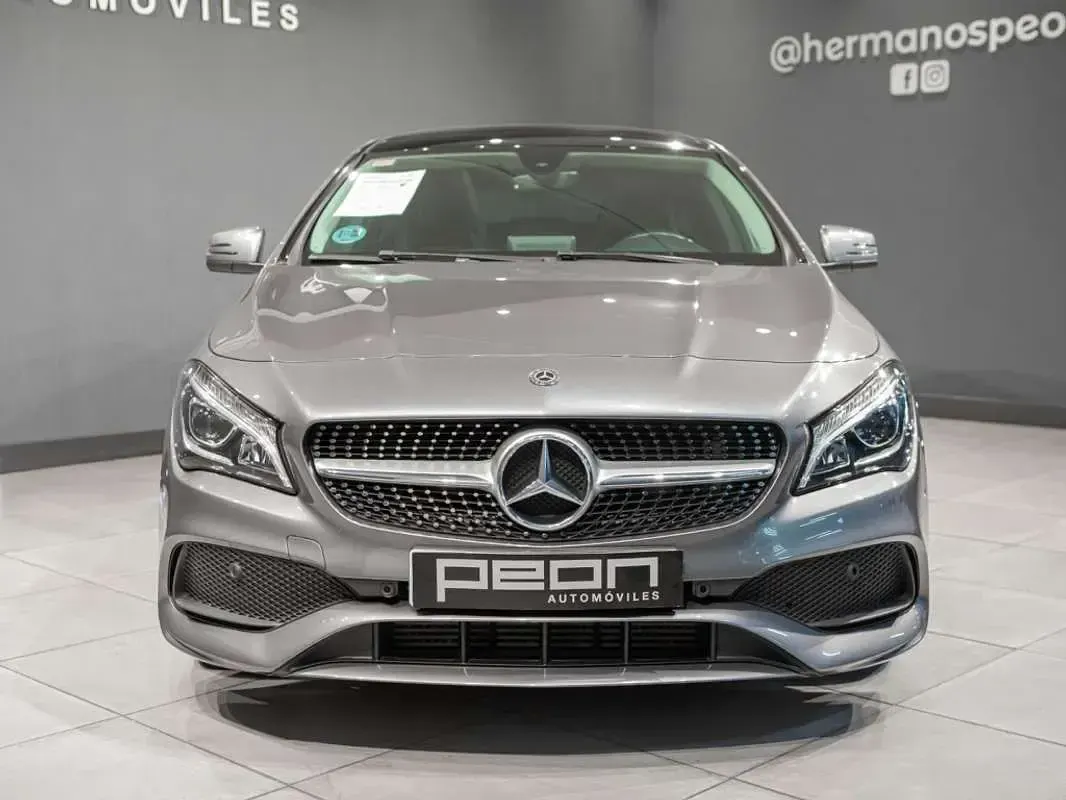 Usado Mercedes CLA200 Shooting Brake 136 CV (100 kW) 2017 Gris Familiar