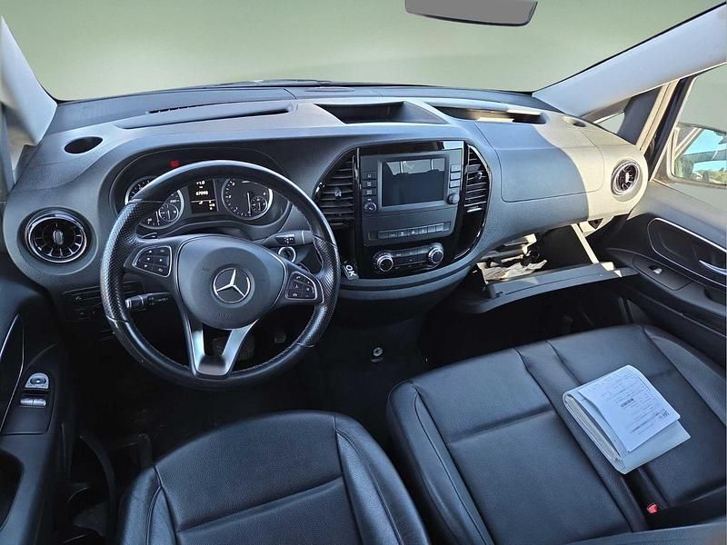 Usado Mercedes Vito 136 CV (100 kW) 2023 Negro Van