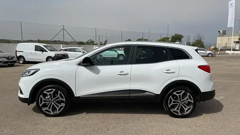 Usado Renault Kadjar Techno 140 CV (102 kW) 2022 Blanco SUV