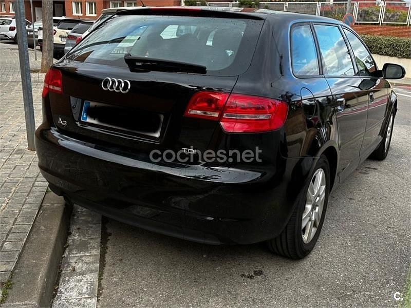 Usado Audi A3 Attraction 105 CV (77 kW) 2011 Negro Utilitario