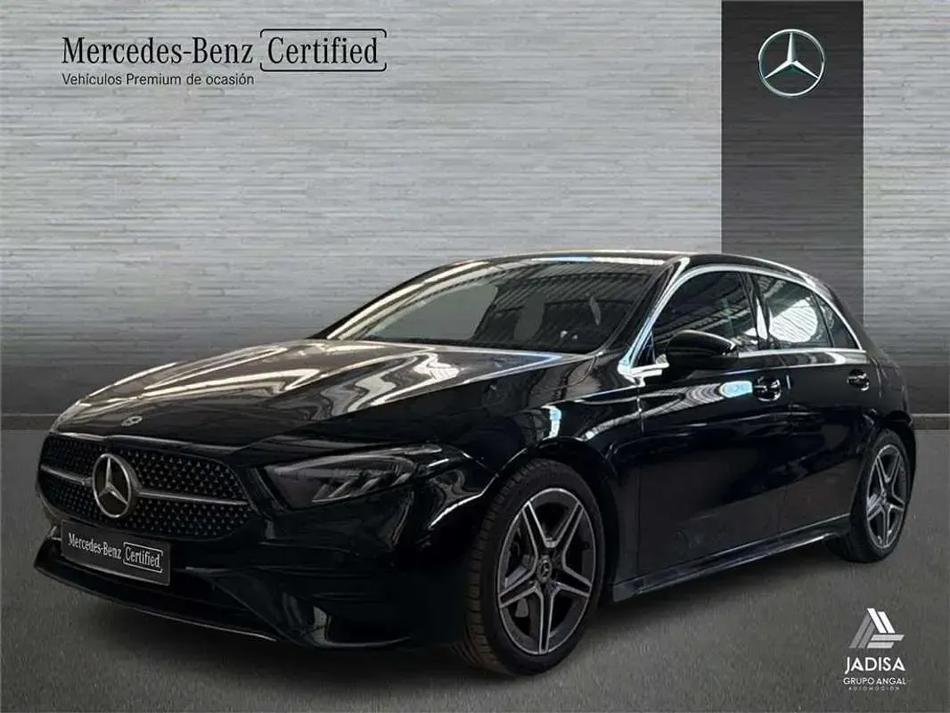 Usado Mercedes A180 136 CV (100 kW) 2025 Negro Berlina