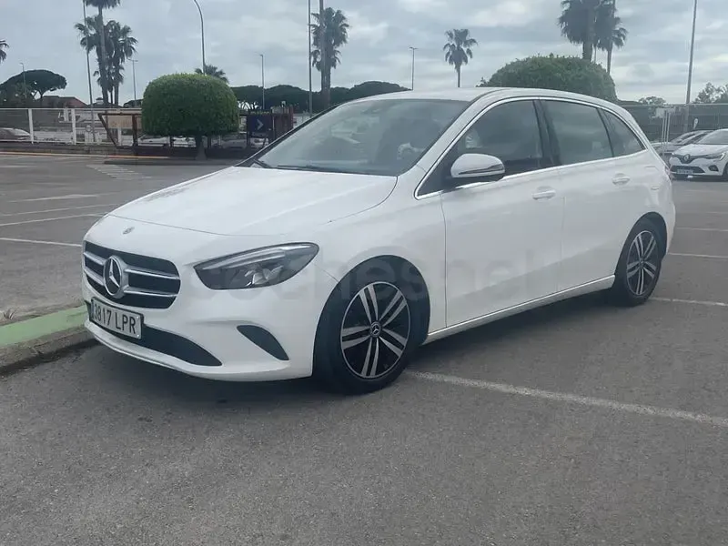 Usado Mercedes B180 116 CV (85 kW) 2021 Blanco Utilitario