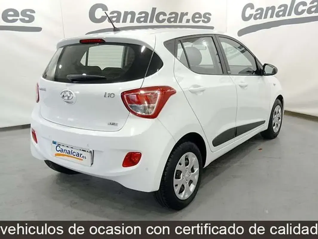 Usado Hyundai i10 Blackline 87 CV (63 kW) 2015 Blanco Utilitario