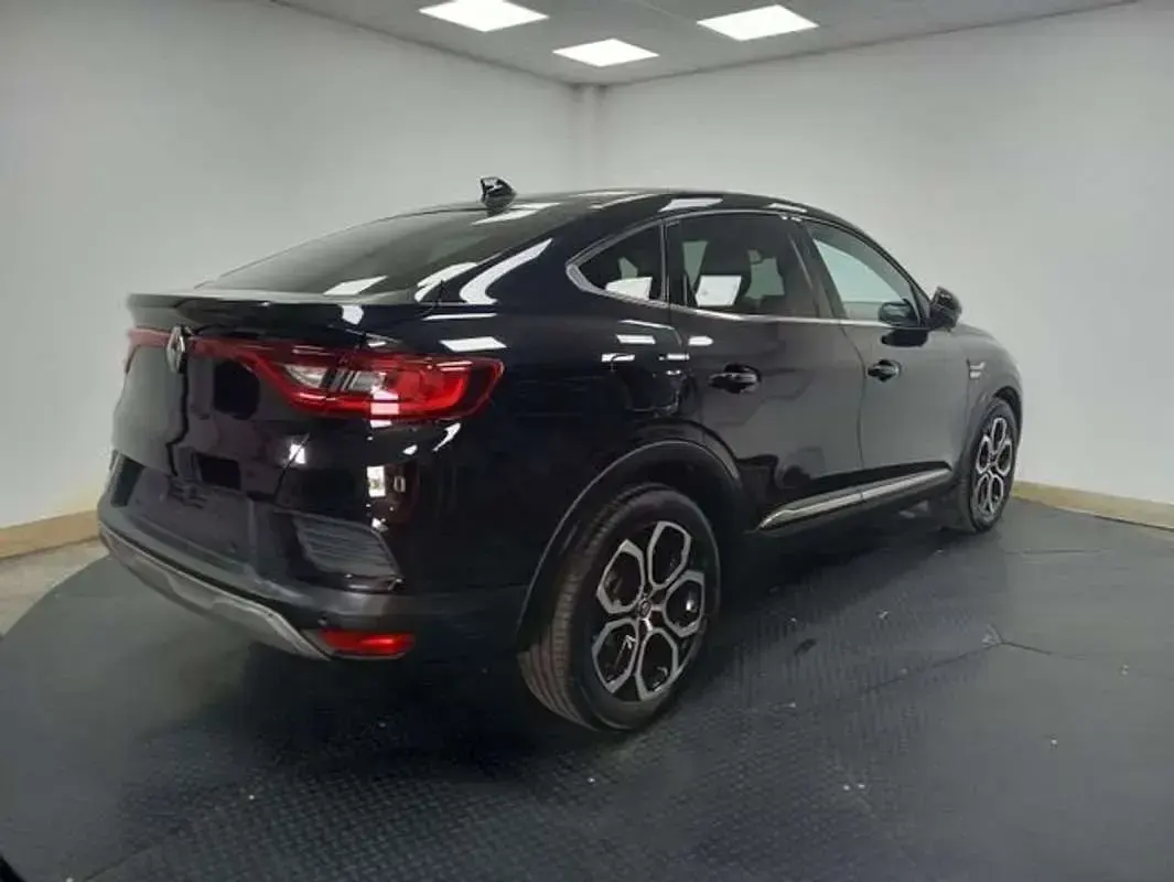 Usado Renault Arkana Intens 143 CV (105 kW) 2022 Negro SUV