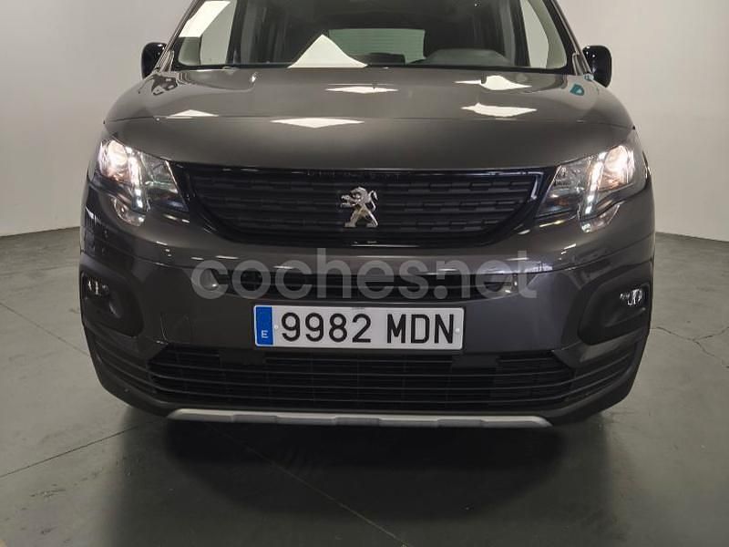Usado Peugeot Rifter GT 130 CV (95 kW) 2023 Gris / plata Monovolumen