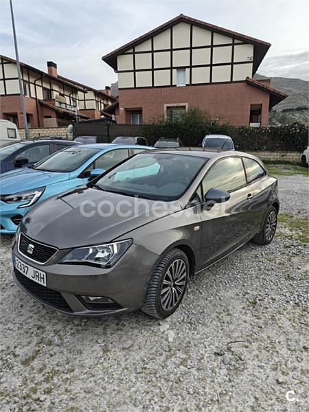 Usado Seat Ibiza SC CONNECT 90 CV (66 kW) 2016 Gris / plata Utilitario