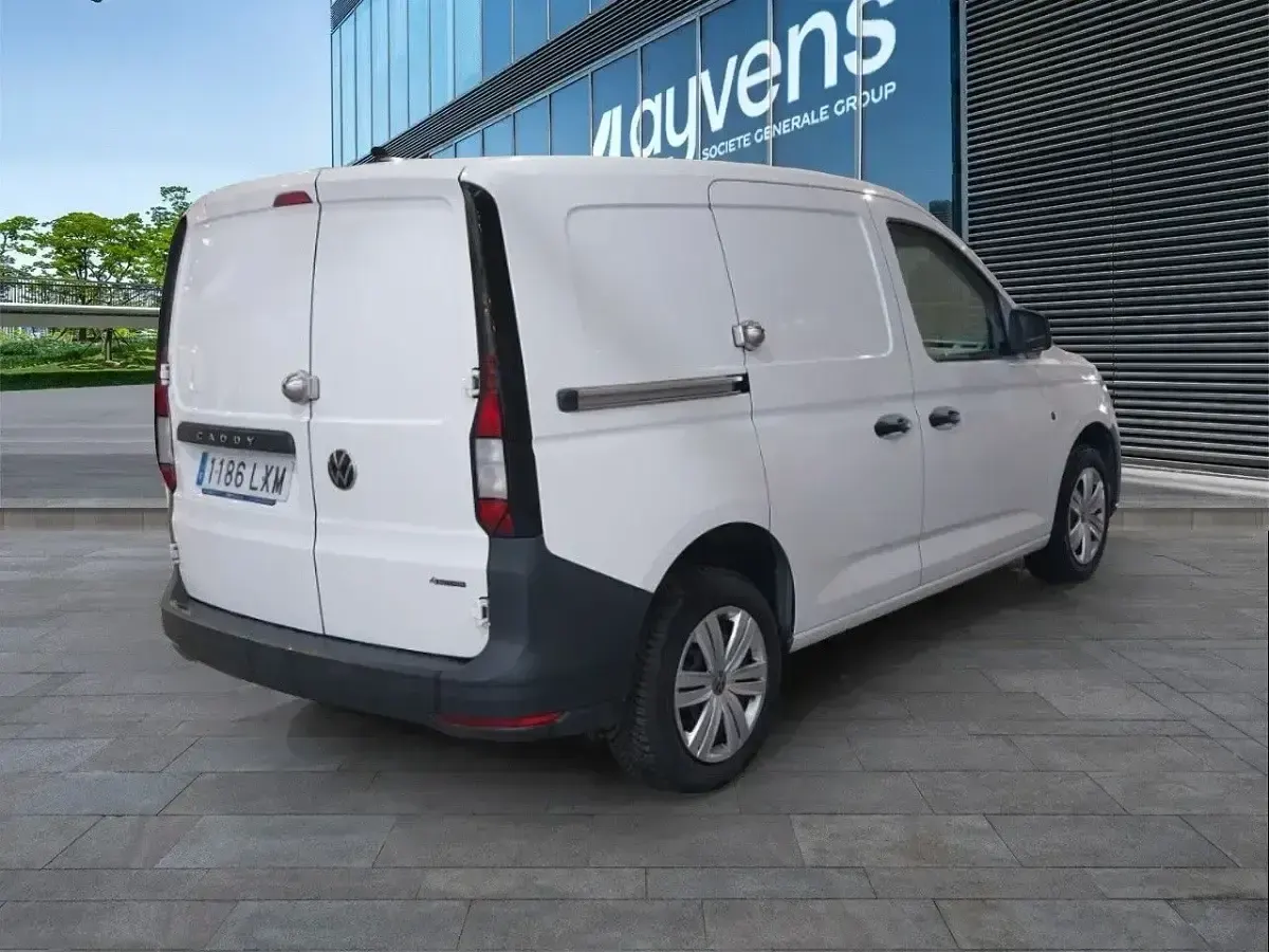 Usado VW Caddy 122 CV (89 kW) 2022 Blanco Monovolumen