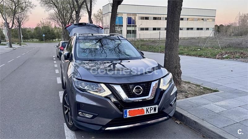Usado Nissan X-Trail Tekna 163 CV (119 kW) 2018 Gris / plata SUV