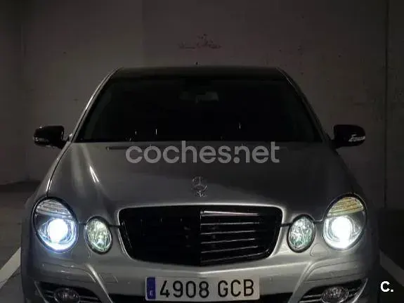 Usado Mercedes E220 Avantgarde 170 CV (125 kW) 2008 Gris / plata Berlina