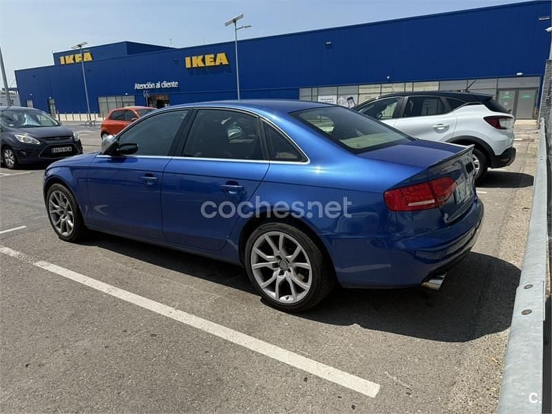 Usado Audi A4 143 CV (105 kW) 2012 Azul Berlina