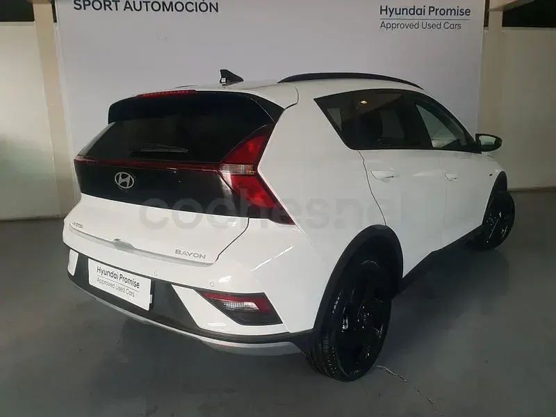 Nuevo Hyundai Bayon Blackline 90 CV (66 kW) 2026 Blanco SUV