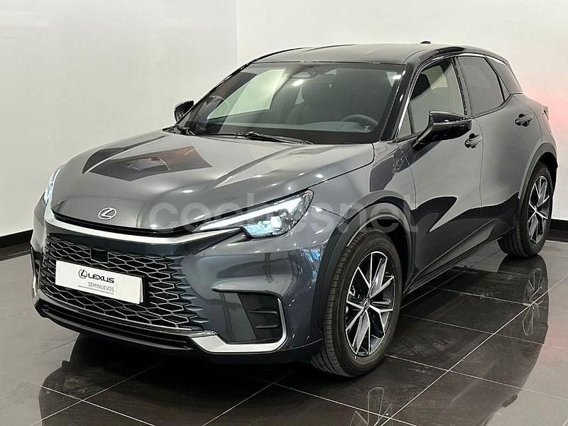 Usado Lexus LBX 136 CV (100 kW) 2024 Gris / plata SUV