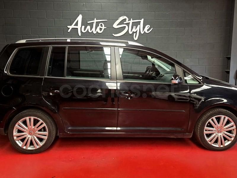Usado VW Touran Highline 170 CV (125 kW) 2007 Negro Monovolumen