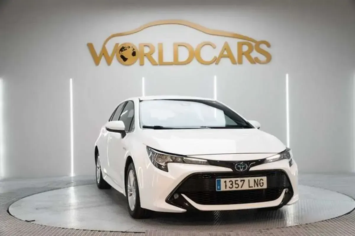 Usado Toyota Corolla Active 122 CV (89 kW) 2021 Blanco Berlina