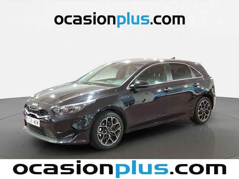 Usado Kia Ceed Style 101 CV (74 kW) 2025 Negro Utilitario