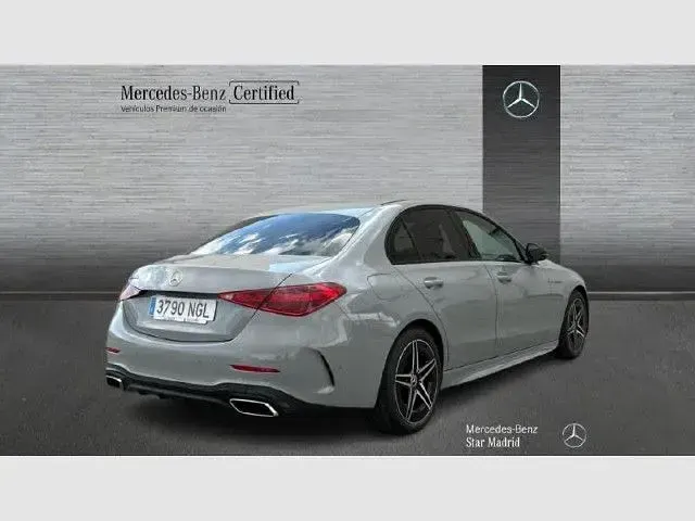 Usado Mercedes C220 200 CV (147 kW) 2025 Manufaktur gris alpino