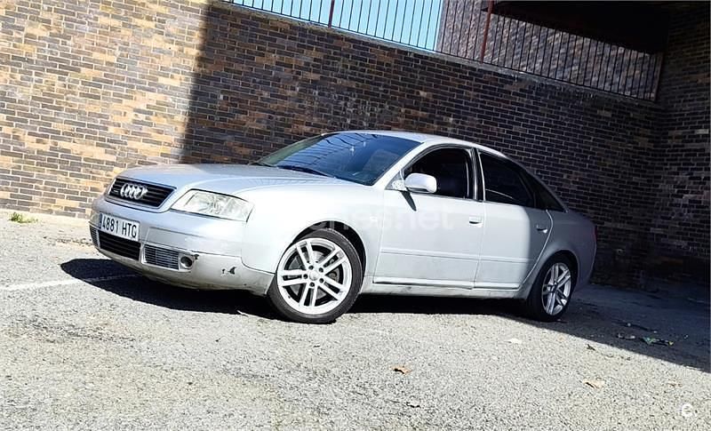 Usado Audi A6 150 CV (110 kW) 1999 Gris / plata Familiar
