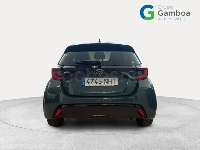 Usado Toyota Yaris Hybrid Active 116 CV (85 kW) 2025 Rojo Berlina