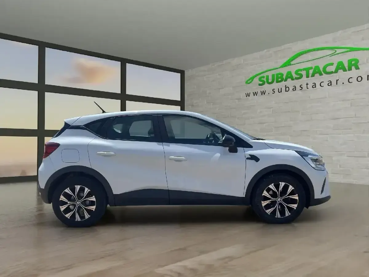Usado Renault Captur Intens 100 CV (73 kW) 2022 Blanco SUV