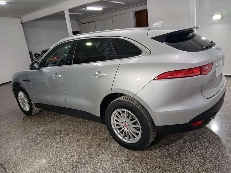 Usado Jaguar F-Pace Portfolio 163 CV (119 kW) 2017 Gris SUV