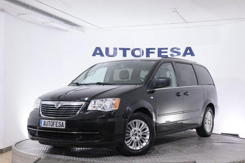 Negro Usado 2015 Lancia Voyager Monovolumen | 14.750 € (Precio justo) - Imagen 1/4