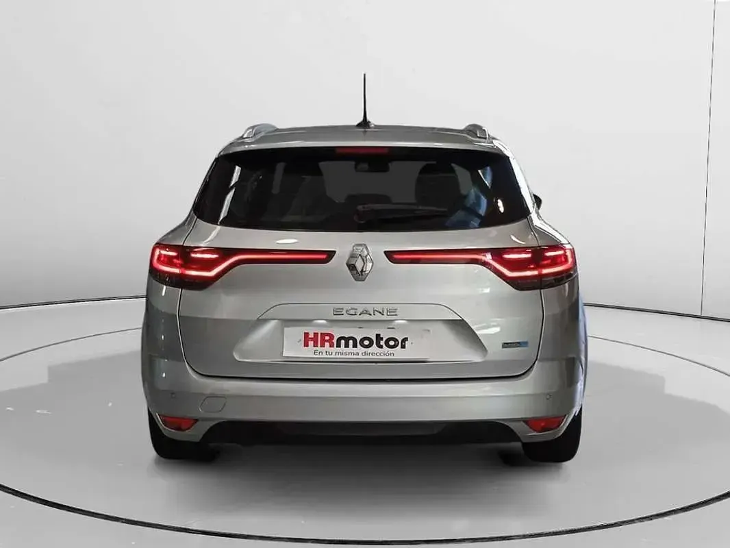 Usado Renault Mégane IV Business 160 CV (117 kW) 2022 Gris Familiar
