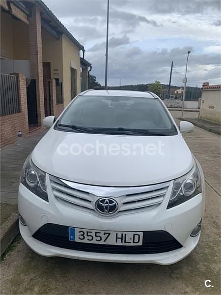 Blanco Usado 2012 Toyota Avensis Advance Familiar | 8000 € (Precio justo) - Imagen 1/4