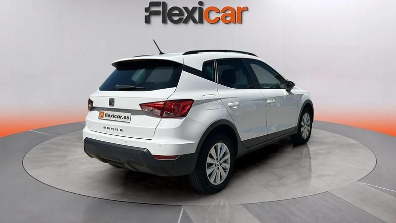 Usado Seat Arona Ecomotive 95 CV (69 kW) 2017 Blanco SUV
