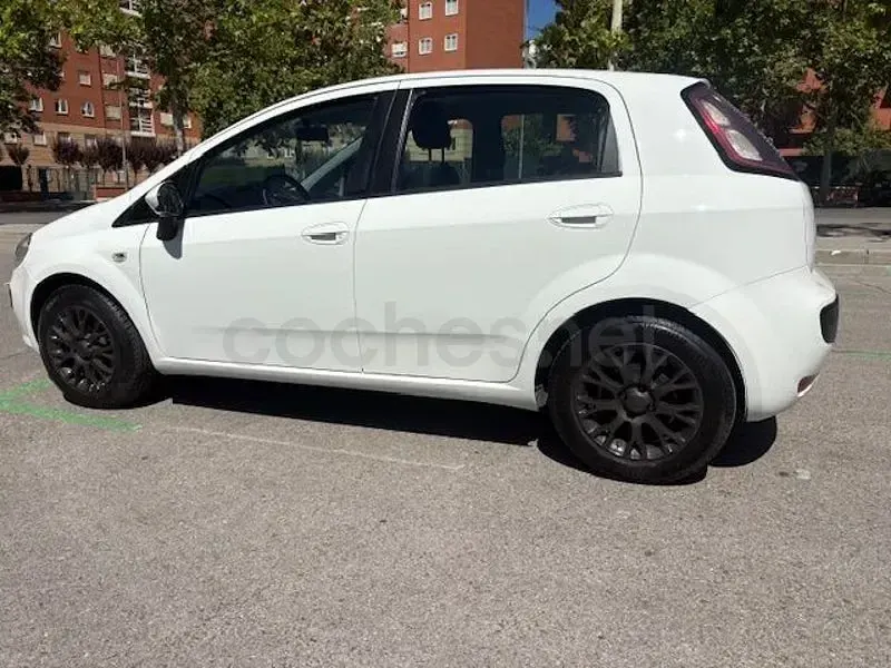 Usado Fiat Punto Sport 90 CV (66 kW) 2010 Blanco Utilitario