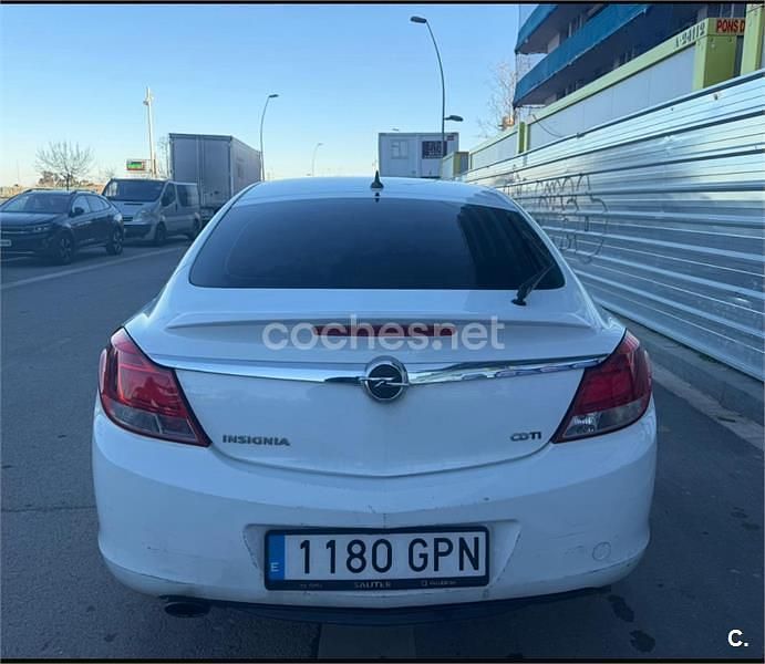 Usado Opel Insignia Sport 160 CV (117 kW) 2009 Blanco Berlina